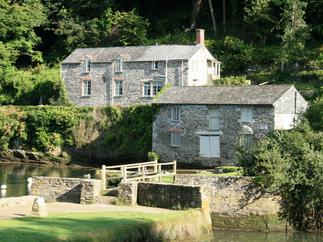 Click here for more about Pont House