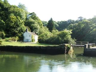 Click here for more about Pont Quay Cottage