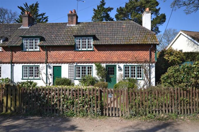 Click here for more about Oak Tree Cottage