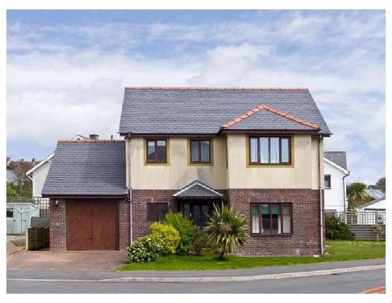 Click here for more about Min Y Traeth