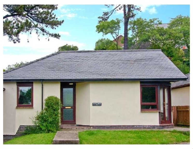 Click here for more about 8 Parc Bron Y Graig