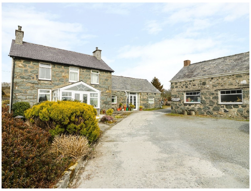 Click here for more about Bwthyn Ael Y Bryn