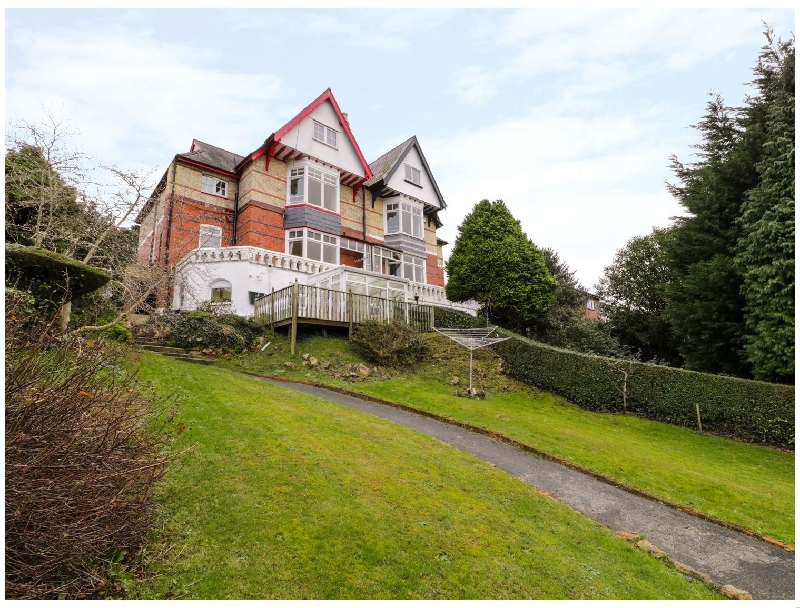 Click here for more about Preswylfa Apartment
