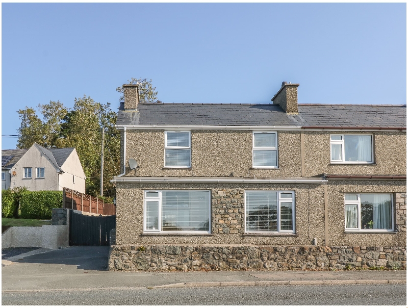Click here for more about 2 Bron Dwyfor
