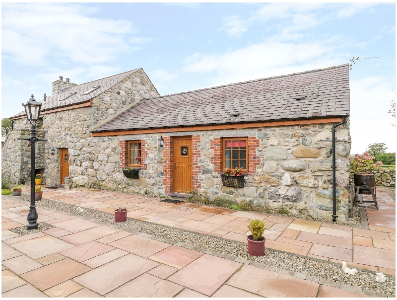 Click here for more about Poppy Cottage